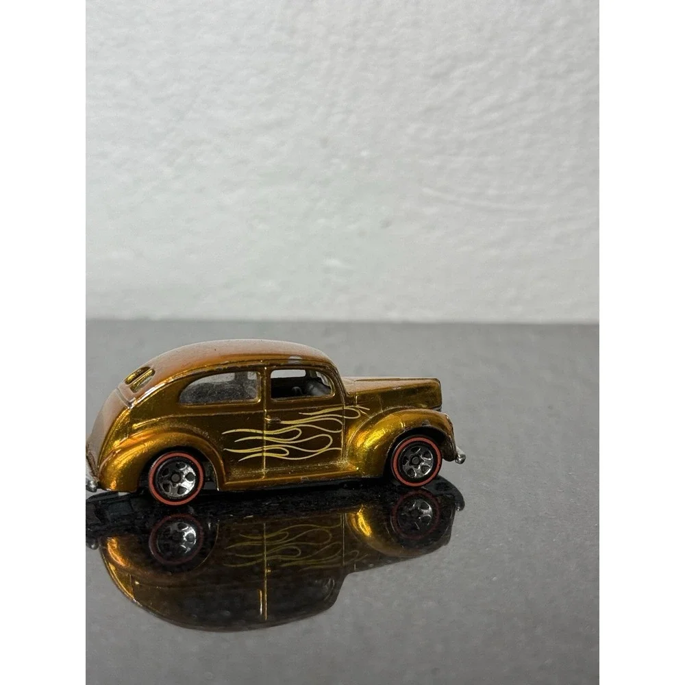 Hot Wheels Classics Fat Fendered '40 car Spectraflame redlines